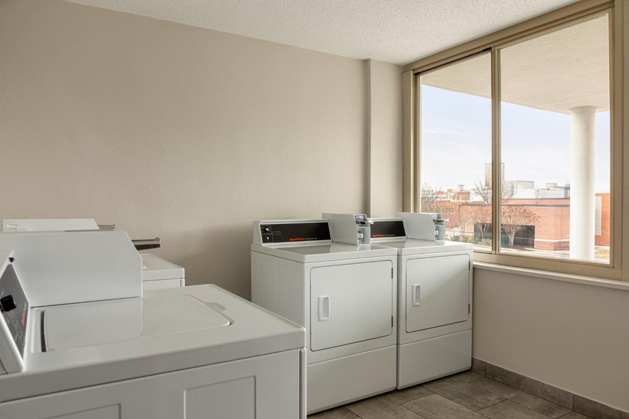 Holiday Inn Express Baltimore At The Stadiums By Ihg Luaran gambar